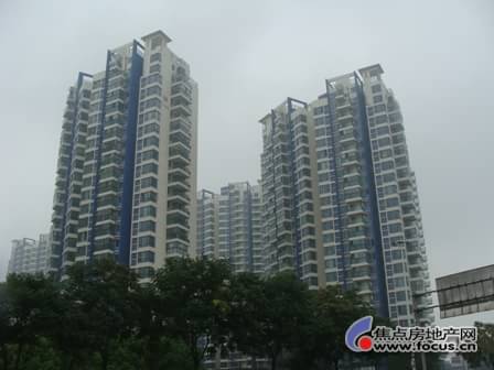 南京新闻 正文 附近楼盘: 卢龙山庄项目在售三期小高层及高层,主力
