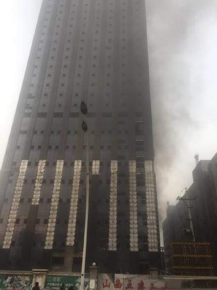 突发险情!太原一小区着火了!(图)-房产新闻-太原